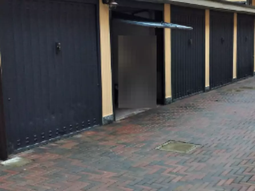 Immagine 7 di Garage in vendita  in Via Santa Marta  a Cologno Monzese