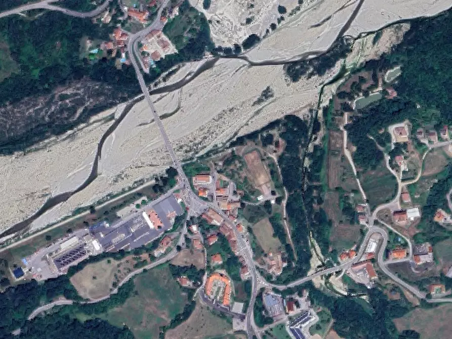 Immagine 39 di Porzione di casa in vendita  in Via Rubens Guatelli  a Langhirano