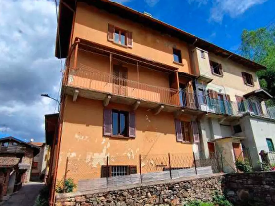 Immagine 3 di Appartamento in vendita  in Via Taburri a Valganna