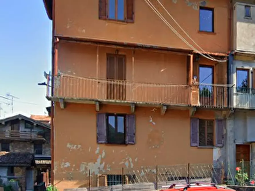 Immagine 10 di Appartamento in vendita  in Via Taburri a Valganna