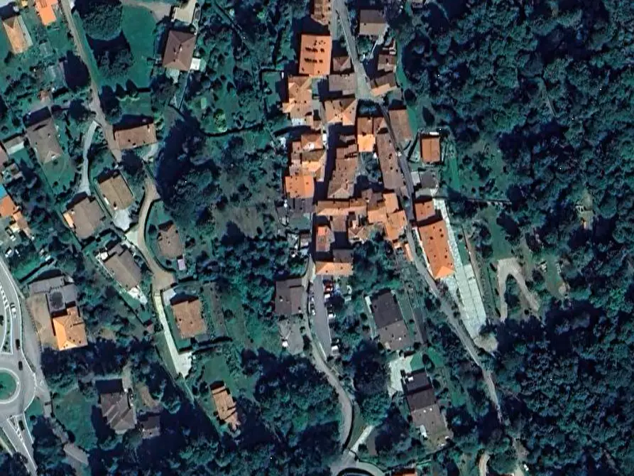 Immagine 15 di Appartamento in vendita  in Via Taburri a Valganna