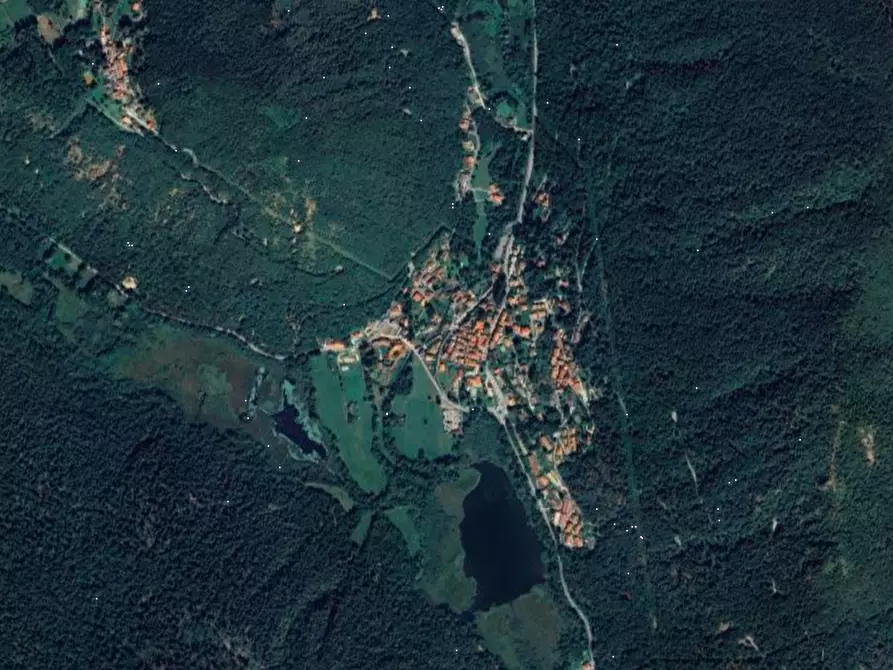 Immagine 17 di Appartamento in vendita  in Via Taburri a Valganna