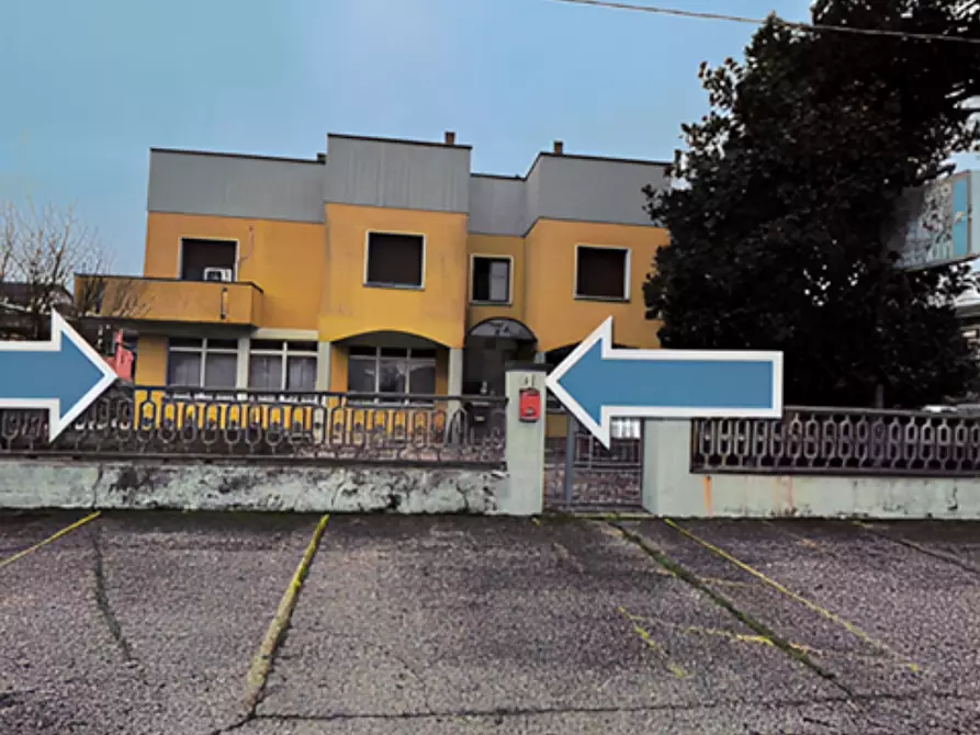Immagine 3 di Negozio in vendita  in Via del lavoro a Copparo
