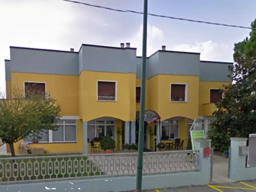 Immagine 4 di Negozio in vendita  in Via del lavoro a Copparo