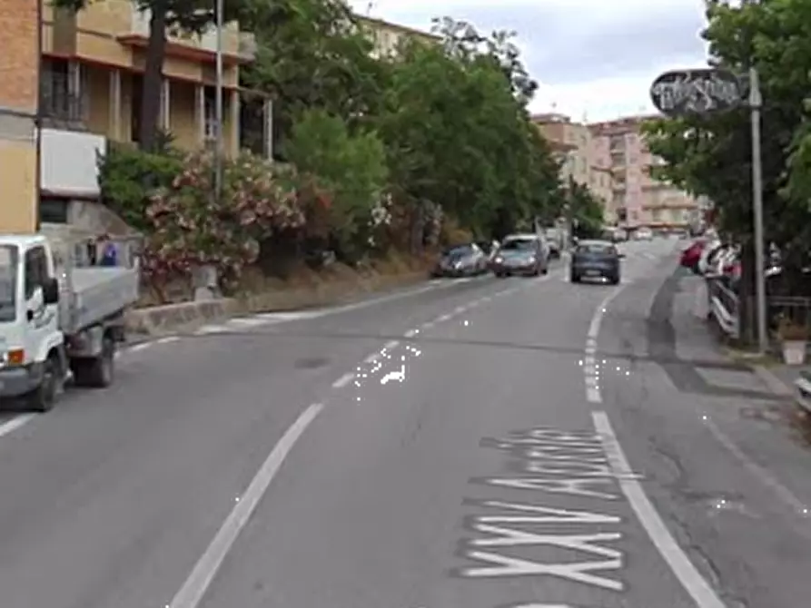 Immagine 13 di Garage in vendita  in Viale XXV Aprile a Fermo