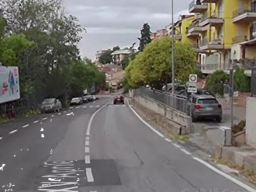 Immagine 15 di Garage in vendita  in Viale XXV Aprile a Fermo