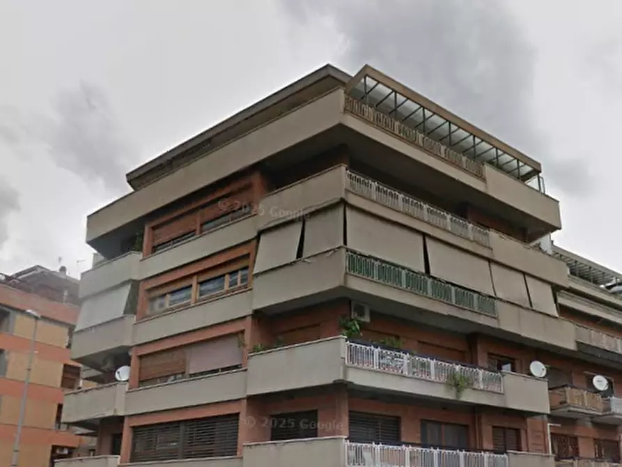 Immagine 5 di Appartamento in vendita  in Via Eusebio Chini a Roma