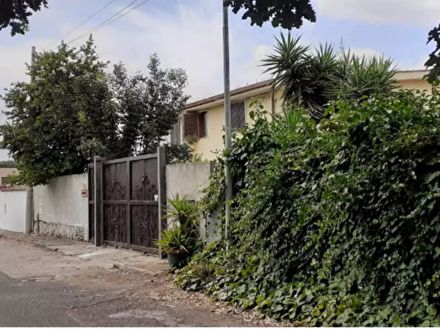 Immagine 1 di Villa in vendita  in Via delle Ghiandaie a Aprilia