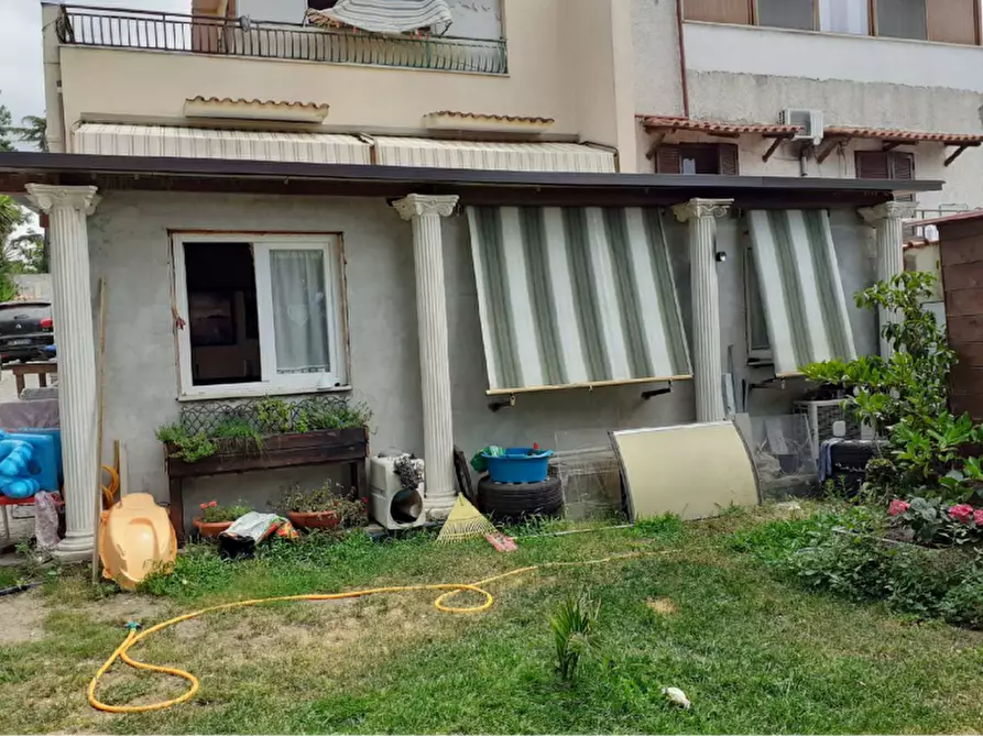 Immagine 4 di Villa in vendita  in Via delle Ghiandaie a Aprilia