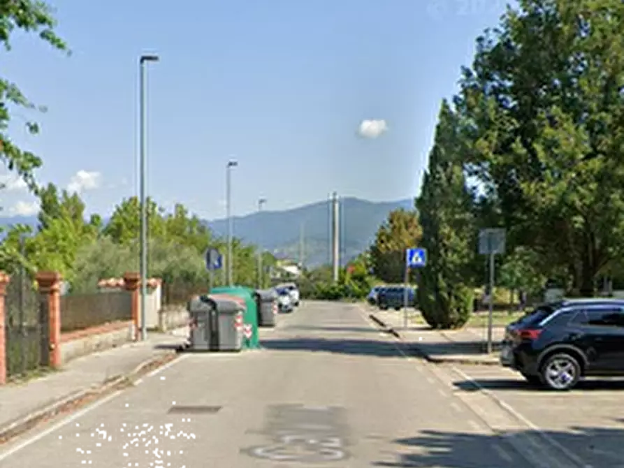 Immagine 7 di Posto auto in vendita  in Via della Catena a Pistoia