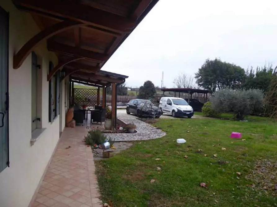 Immagine 4 di Casa indipendente in vendita  in Via menarè a Conegliano