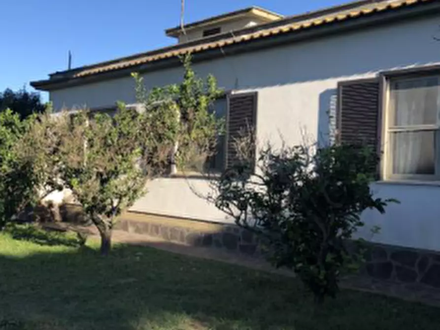 Immagine 9 di Villa in vendita  in Viale Maria  a Fiumicino