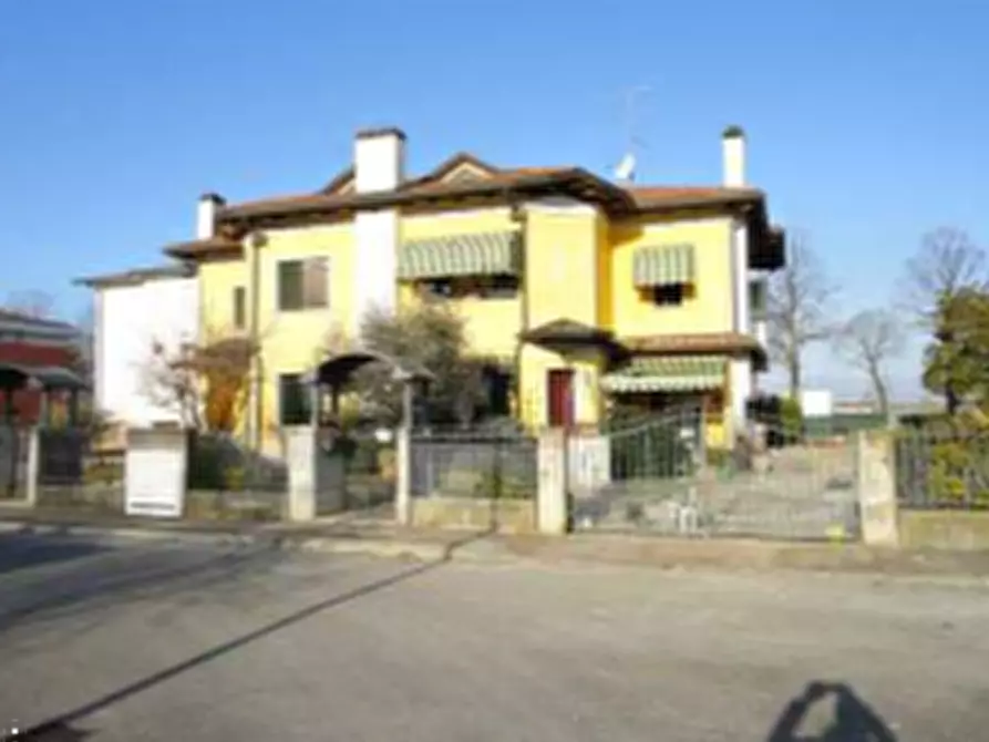 Immagine 2 di Casa bifamiliare in vendita  in Via Antonio Pacinotti a Pramaggiore