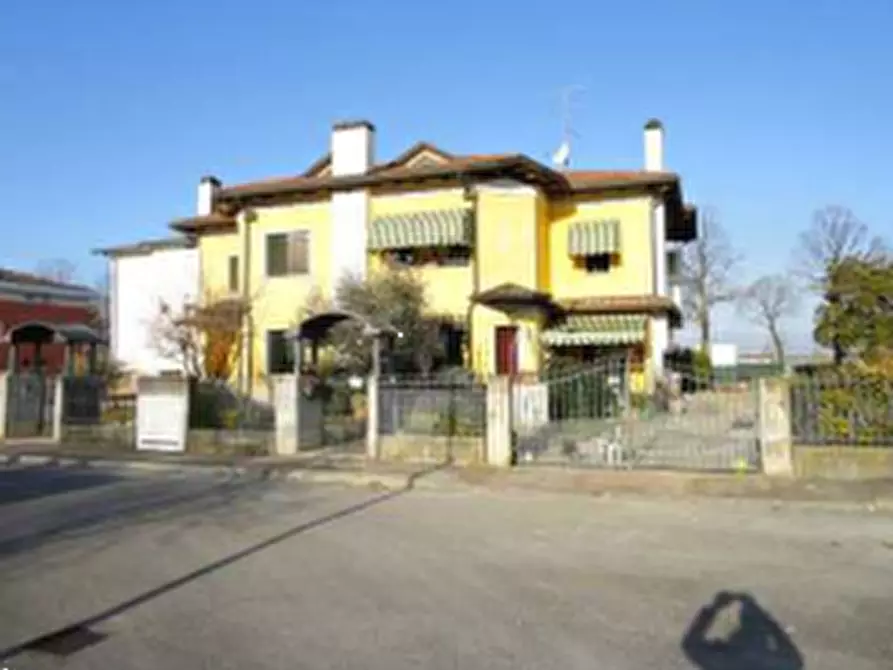 Immagine 11 di Casa bifamiliare in vendita  in Via Antonio Pacinotti a Pramaggiore