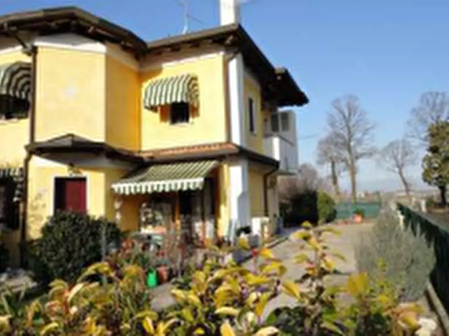 Immagine 13 di Casa bifamiliare in vendita  in Via Antonio Pacinotti a Pramaggiore