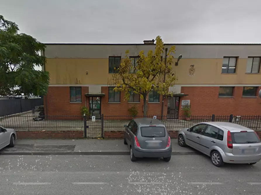 Immagine 3 di Laboratorio in vendita  in Via Catalani a Cerreto Guidi