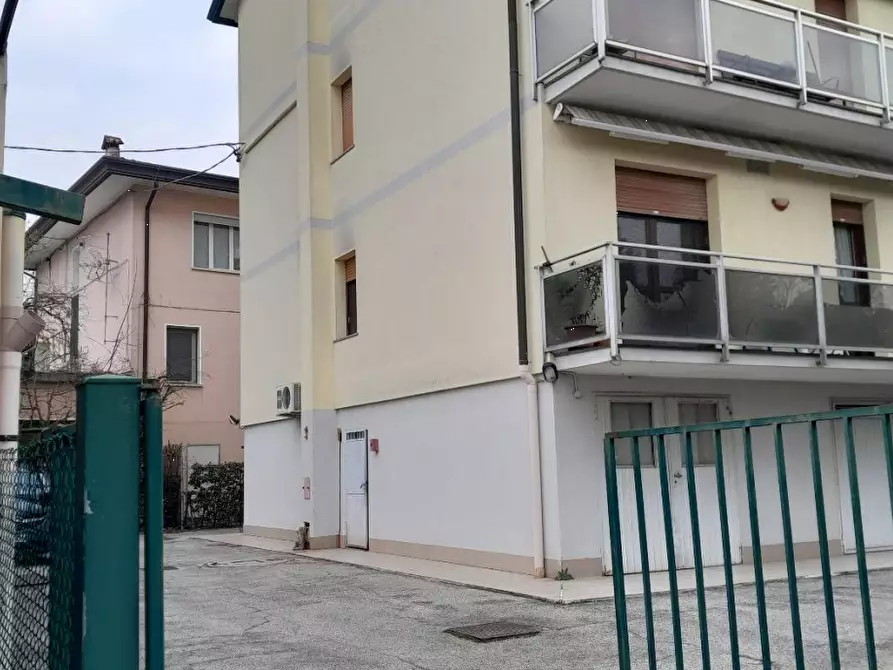 Immagine 2 di Garage in vendita  in Via Triestina a Venezia