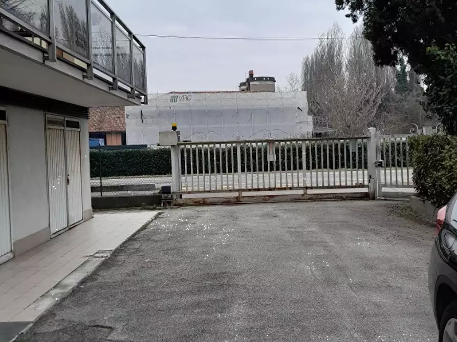 Immagine 3 di Garage in vendita  in Via Triestina a Venezia