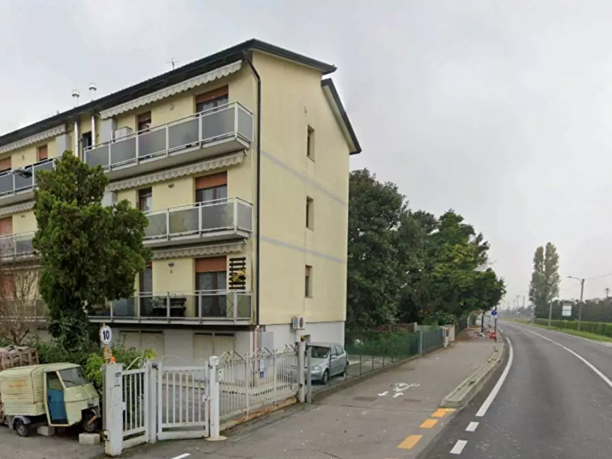 Immagine 4 di Garage in vendita  in Via Triestina a Venezia