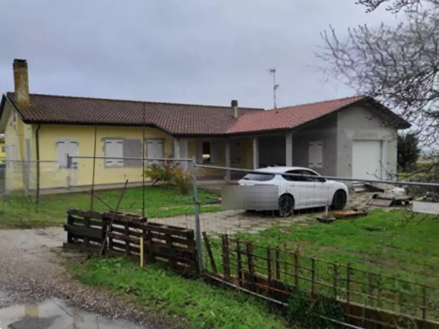 Immagine 3 di Villa in vendita  in Località Maresana a Cavarzere