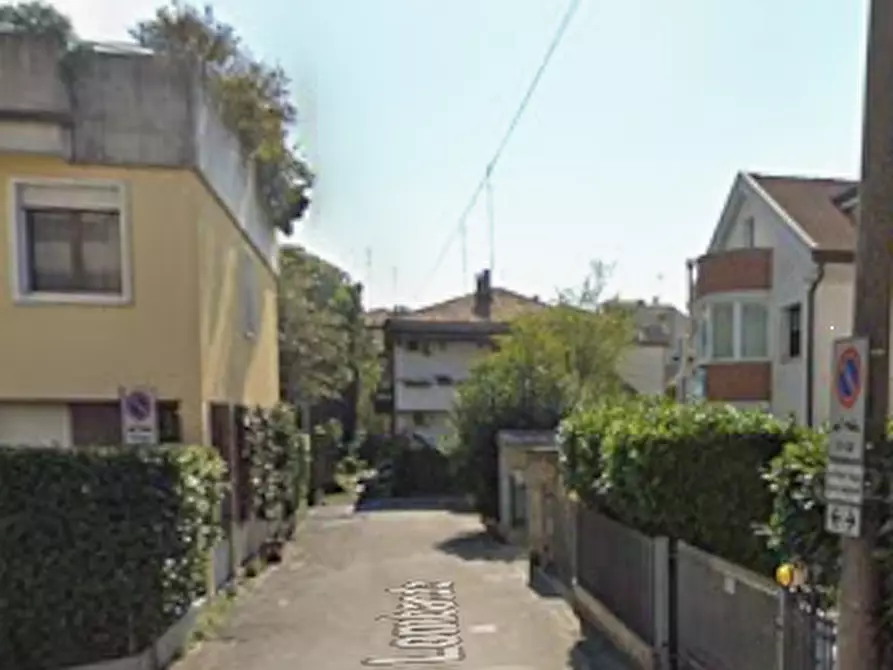 Immagine 14 di Appartamento in vendita  in Via Tullio Lombardo a Padova