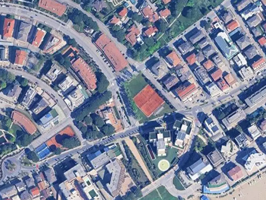 Immagine 12 di Magazzino in vendita  in Piazza Piave a Caorle