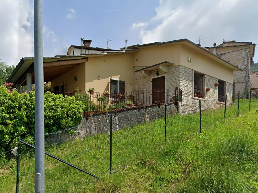 Immagine 1 di Casa indipendente in vendita  in Via Spiazzo a Sant'anna D'alfaedo