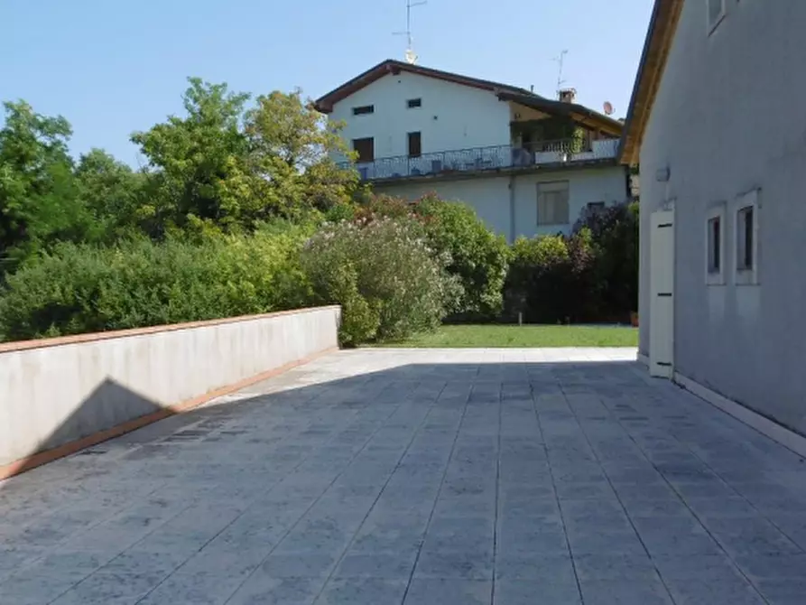 Immagine 5 di Azienda agricola in vendita  in Via Valle Molini a Sommacampagna