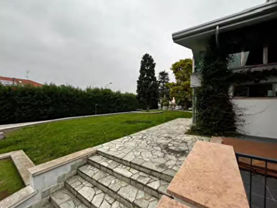Immagine 2 di Villa in vendita  in Via N. Sauro  a Corbetta