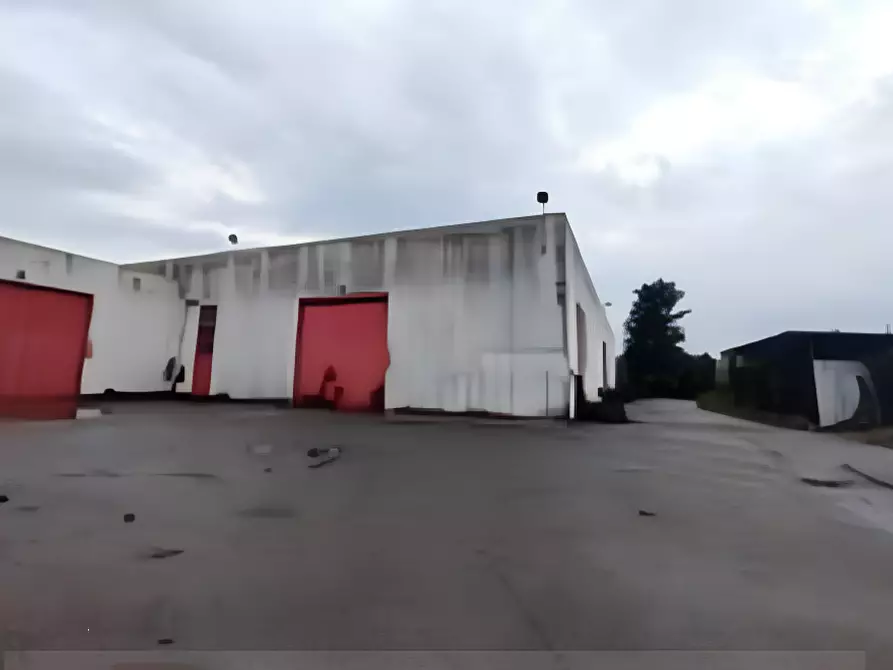 Immagine 1 di Capannone industriale in vendita  in Via Dell'Industria  a Giussano