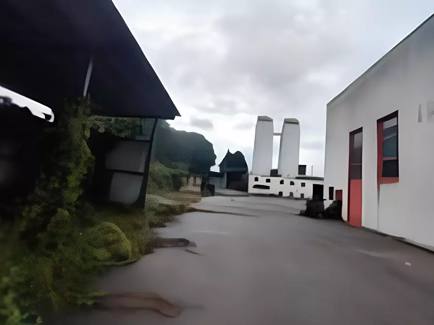 Immagine 3 di Capannone industriale in vendita  in Via Dell'Industria  a Giussano