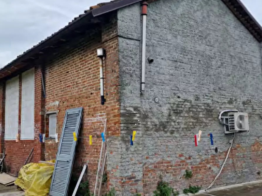 Immagine 4 di Magazzino in vendita  in Via Primo Maggio a Caorso