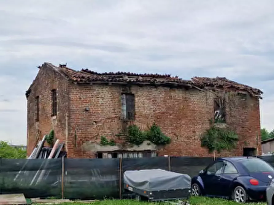 Immagine 10 di Magazzino in vendita  in Via Primo Maggio a Caorso