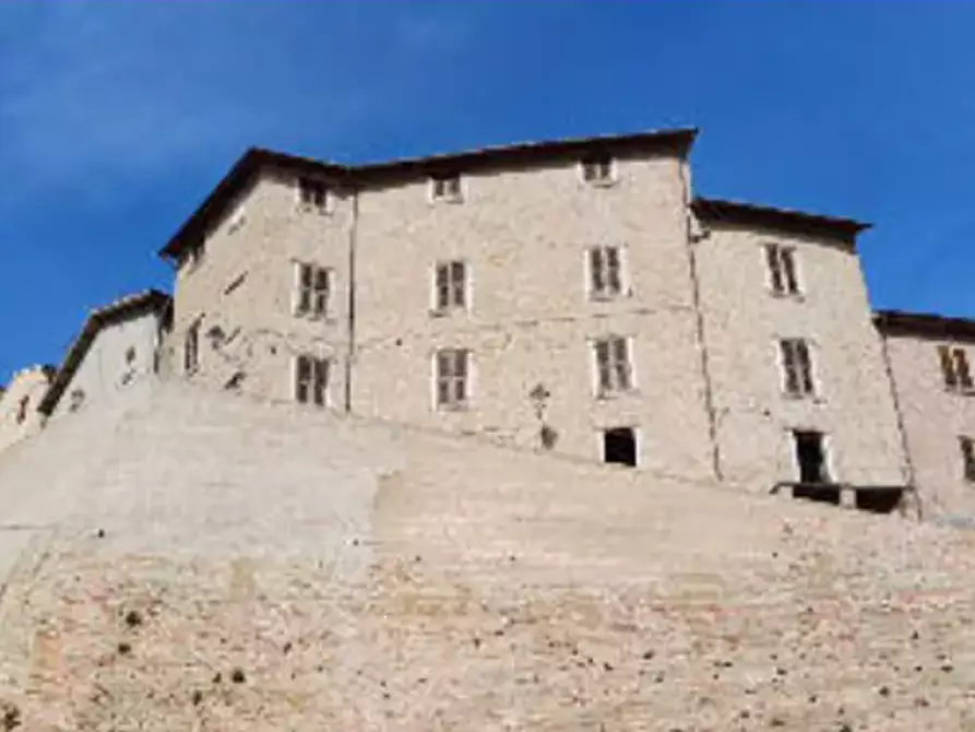 Immagine 1 di Stabile in vendita  in Via Cavour a Cartoceto