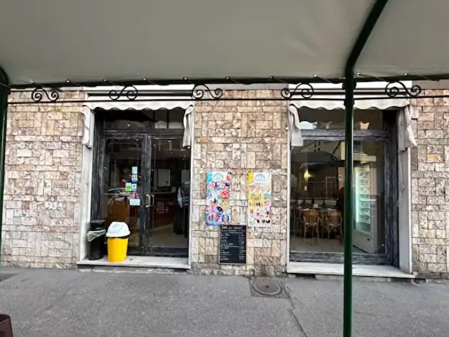 Immagine 1 di Negozio in vendita  in Via Isonzo a Torino