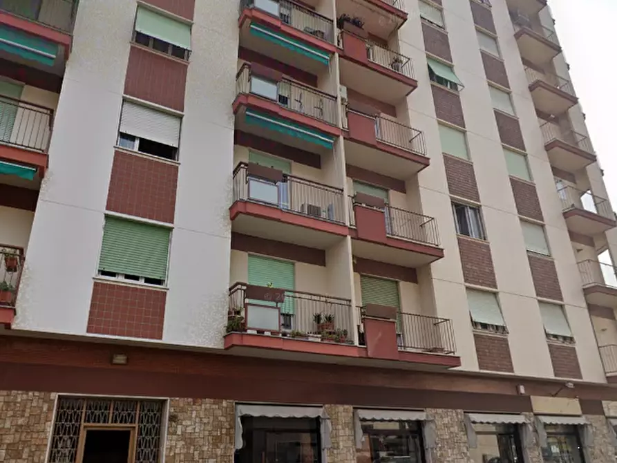 Immagine 7 di Negozio in vendita  in Via Isonzo a Torino