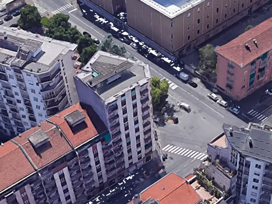 Immagine 11 di Negozio in vendita  in Via Isonzo a Torino