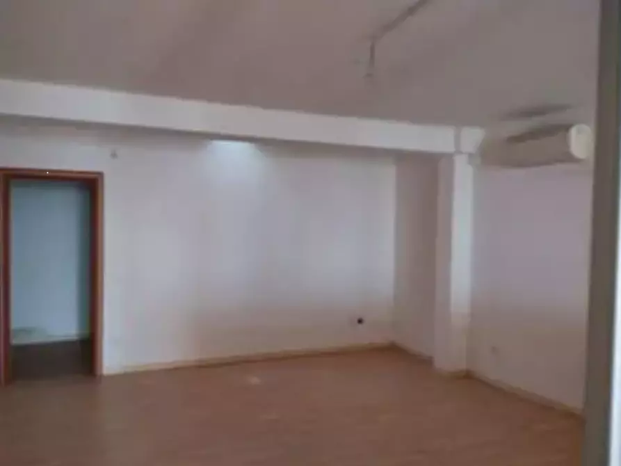Immagine 8 di Ufficio in vendita  in Via Giovanni Battista di Crollalanza  a Fermo