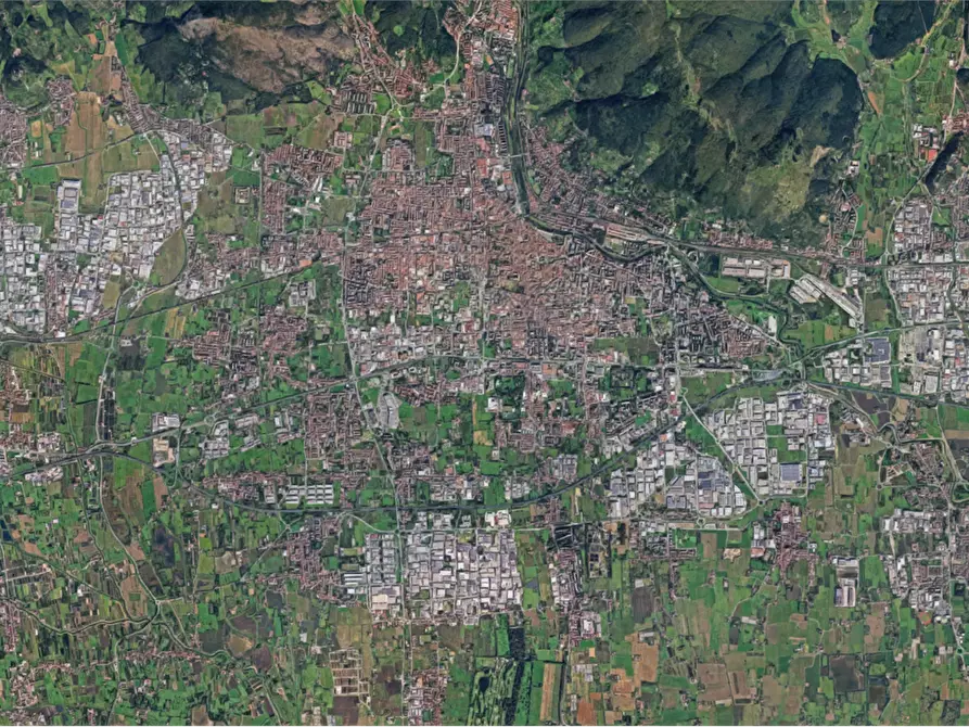 Immagine 17 di Appartamento in vendita  in Via Vivaldi  a Prato