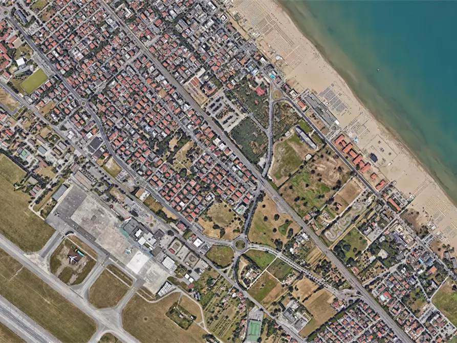 Immagine 2 di Negozio in vendita  in Viale Mosca a Rimini