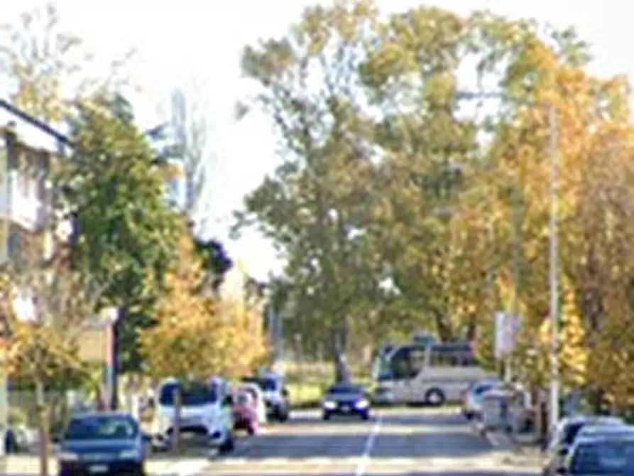 Immagine 10 di Negozio in vendita  in Viale Mosca a Rimini