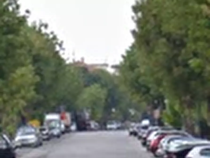 Immagine 11 di Negozio in vendita  in Viale Mosca a Rimini