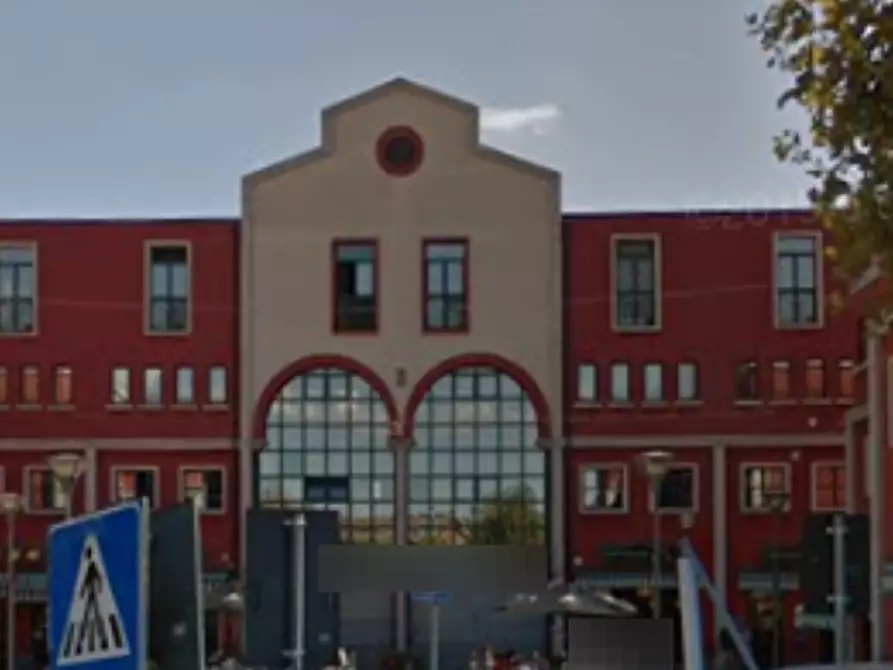 Immagine 1 di Negozio in vendita  in Via Conte Rossi di Montelera a Chieri