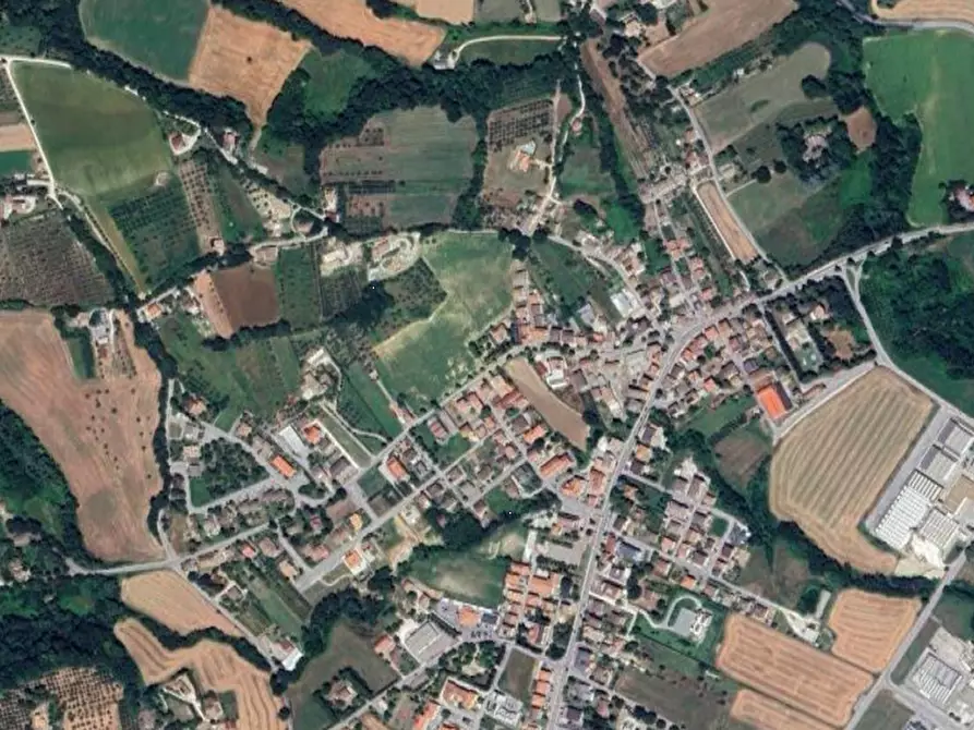 Immagine 11 di Negozio in vendita  in Largo Faleria a Falerone