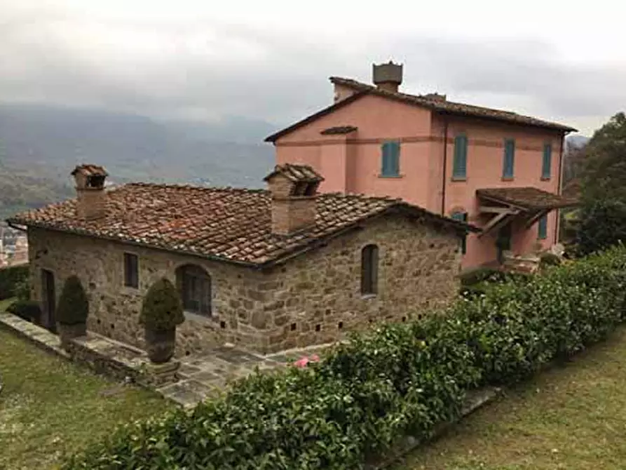Immagine 1 di Casa indipendente in vendita  in Via Michelangelo Buonarotti a Vaiano
