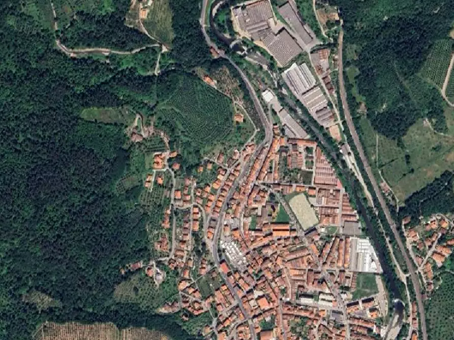 Immagine 16 di Casa indipendente in vendita  in Via Michelangelo Buonarotti a Vaiano