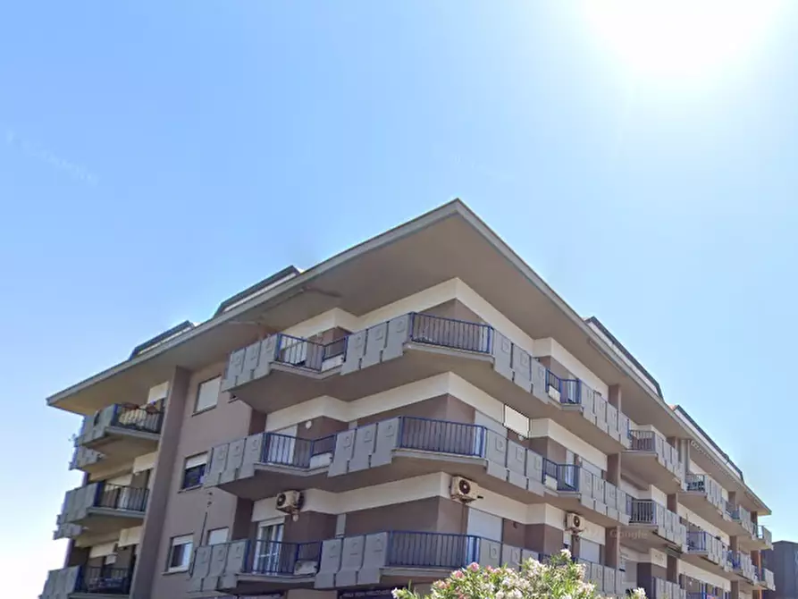 Immagine 5 di Appartamento in vendita  in Viale Nuova California  a Ardea