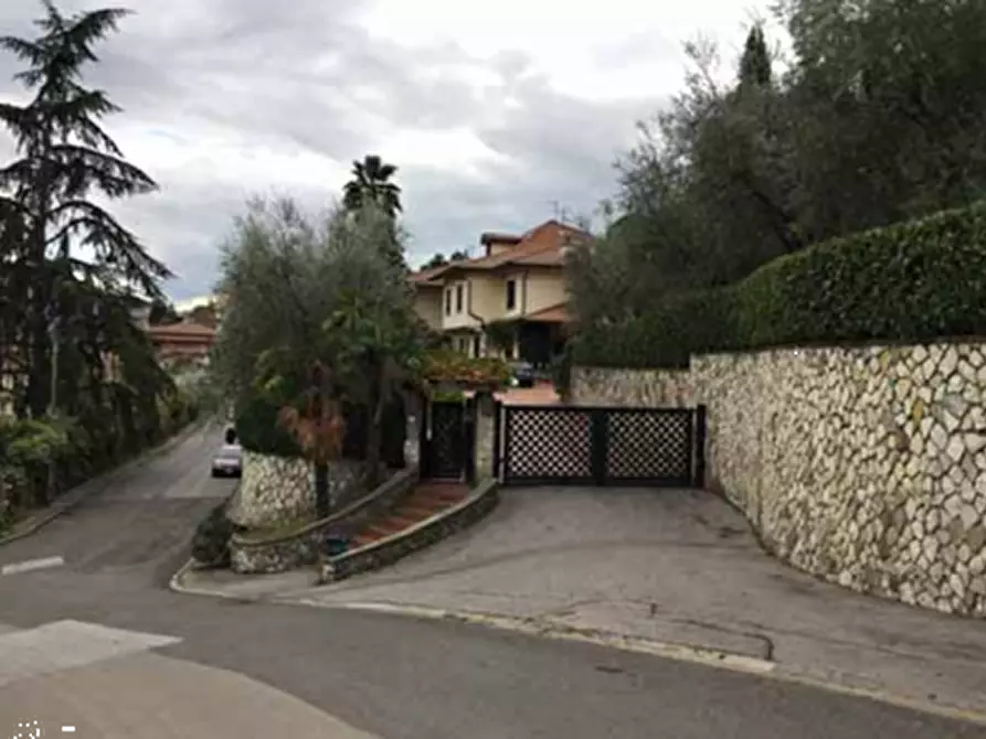 Immagine 15 di Casa indipendente in vendita  in Via Michelangelo Buonarotti a Vaiano