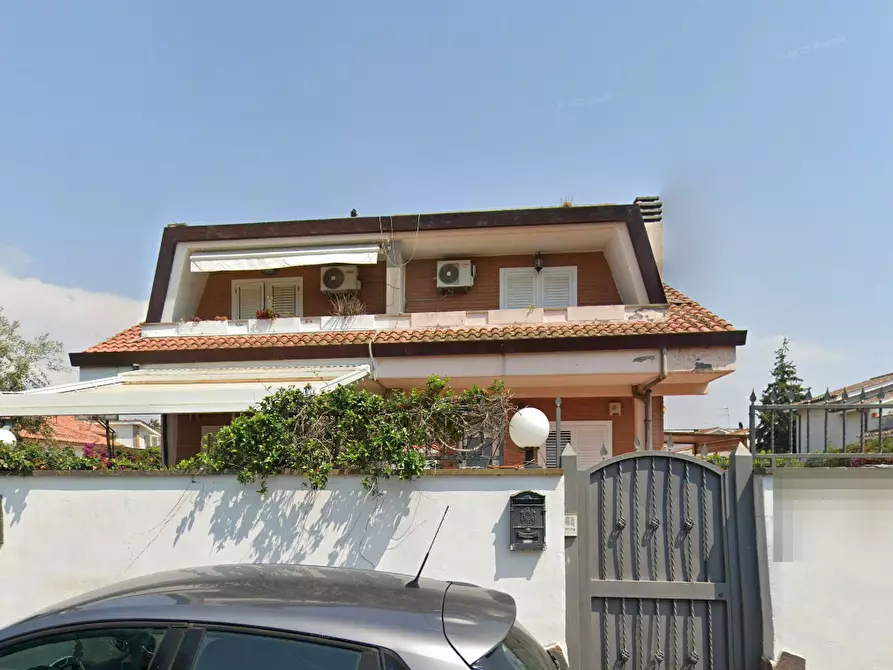 Immagine 1 di Villa in vendita  in Via Teramo a Ardea
