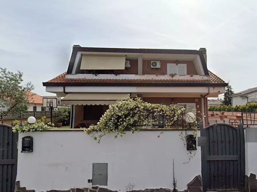 Immagine 6 di Villa in vendita  in Via Teramo a Ardea